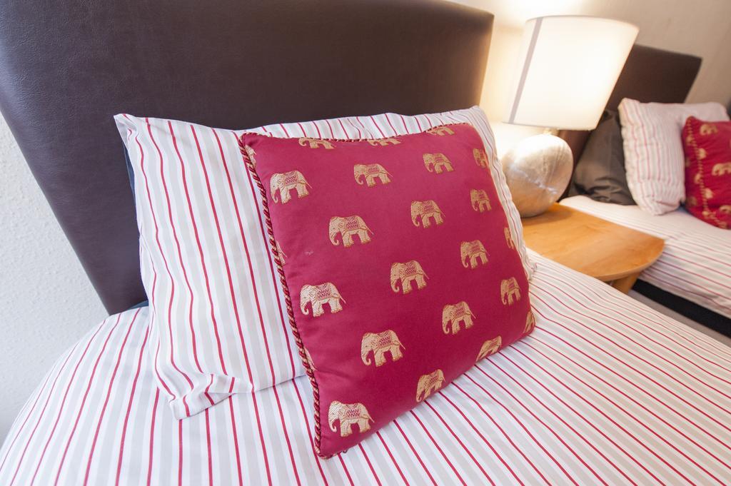 Writers View, Royal Mile Apartment เอดินบะระ ภายนอก รูปภาพ