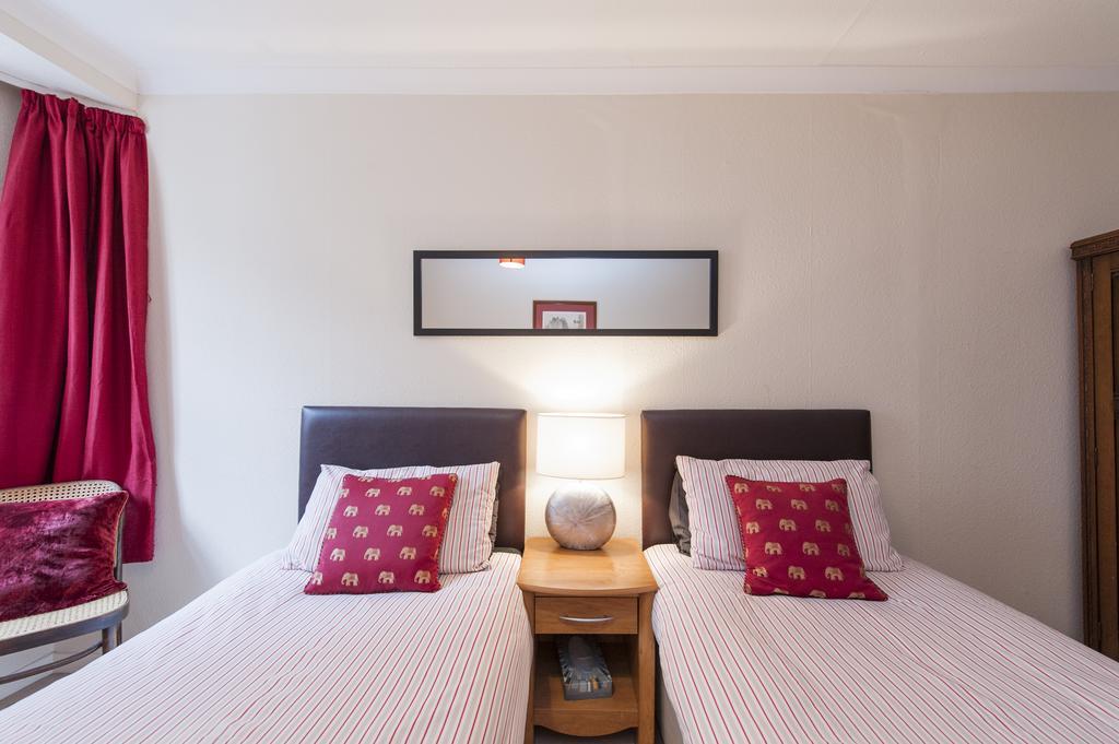 Writers View, Royal Mile Apartment เอดินบะระ ภายนอก รูปภาพ