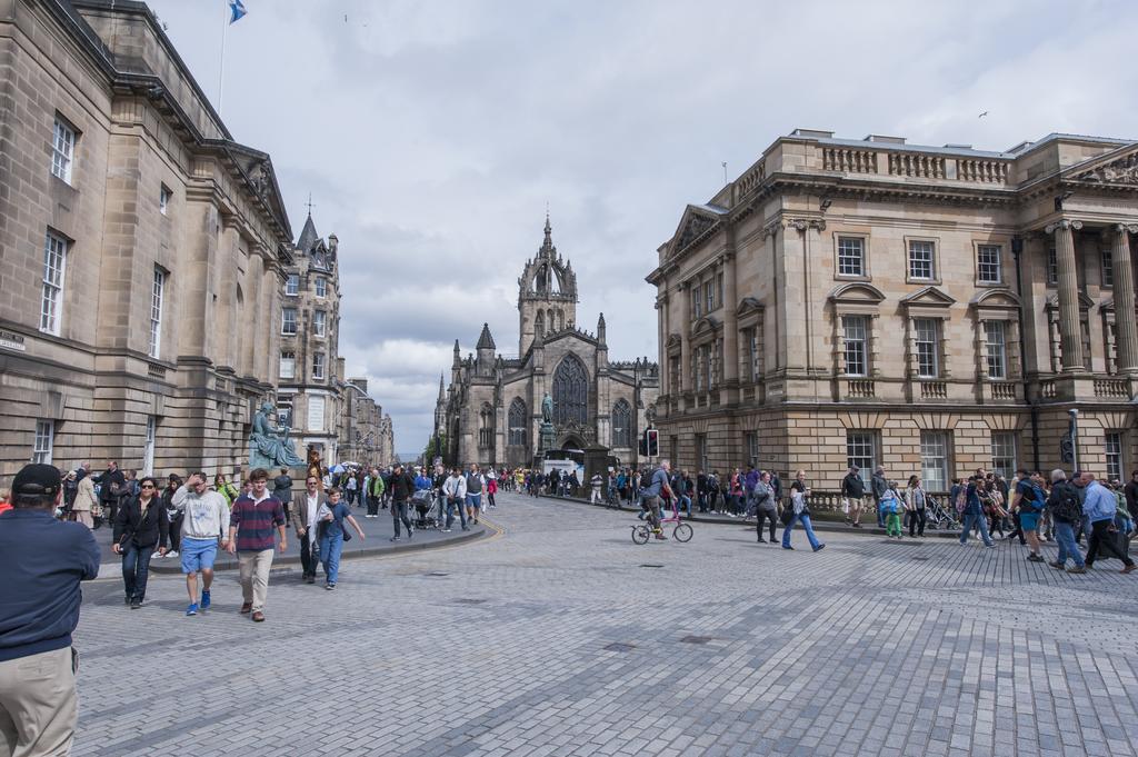 Writers View, Royal Mile Apartment เอดินบะระ ภายนอก รูปภาพ