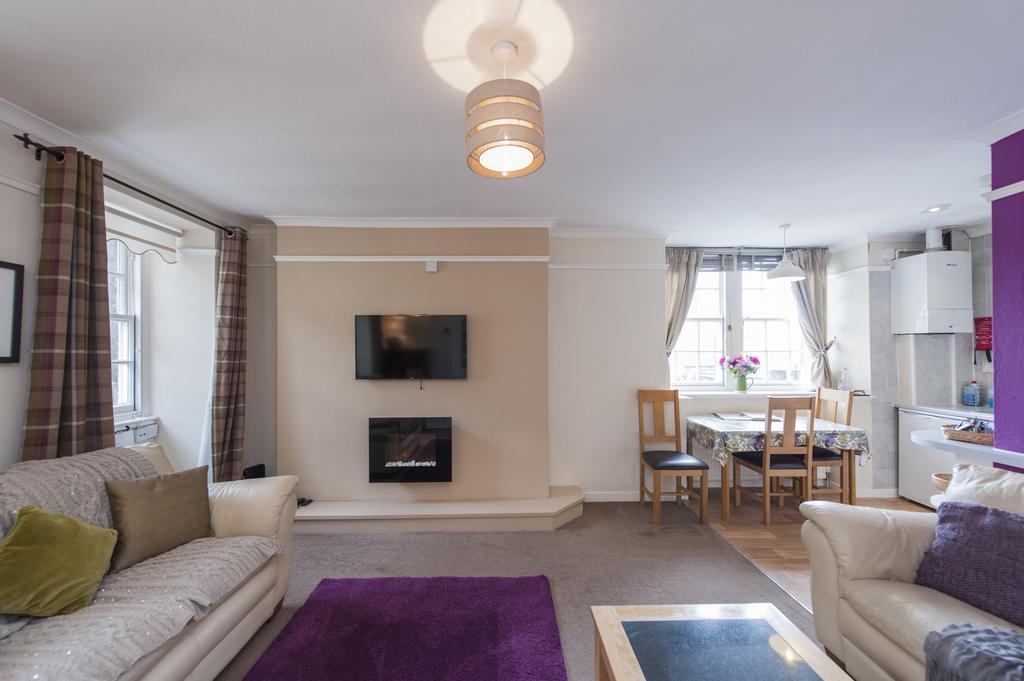 Writers View, Royal Mile Apartment เอดินบะระ ภายนอก รูปภาพ