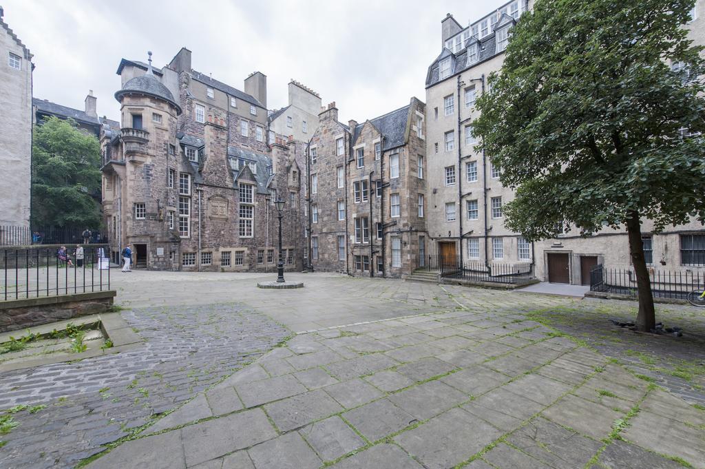 Writers View, Royal Mile Apartment เอดินบะระ ภายนอก รูปภาพ